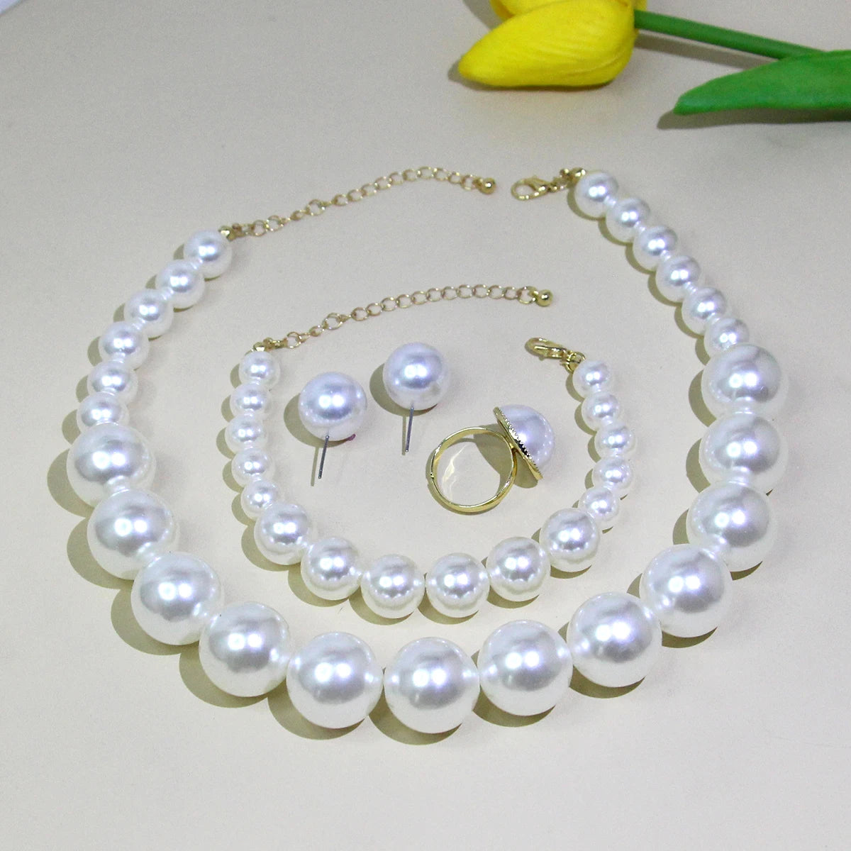 Elegant 5-Piece Vintage Pearl Jewelry Set – Necklace, Bracelet, Ring, Earrings