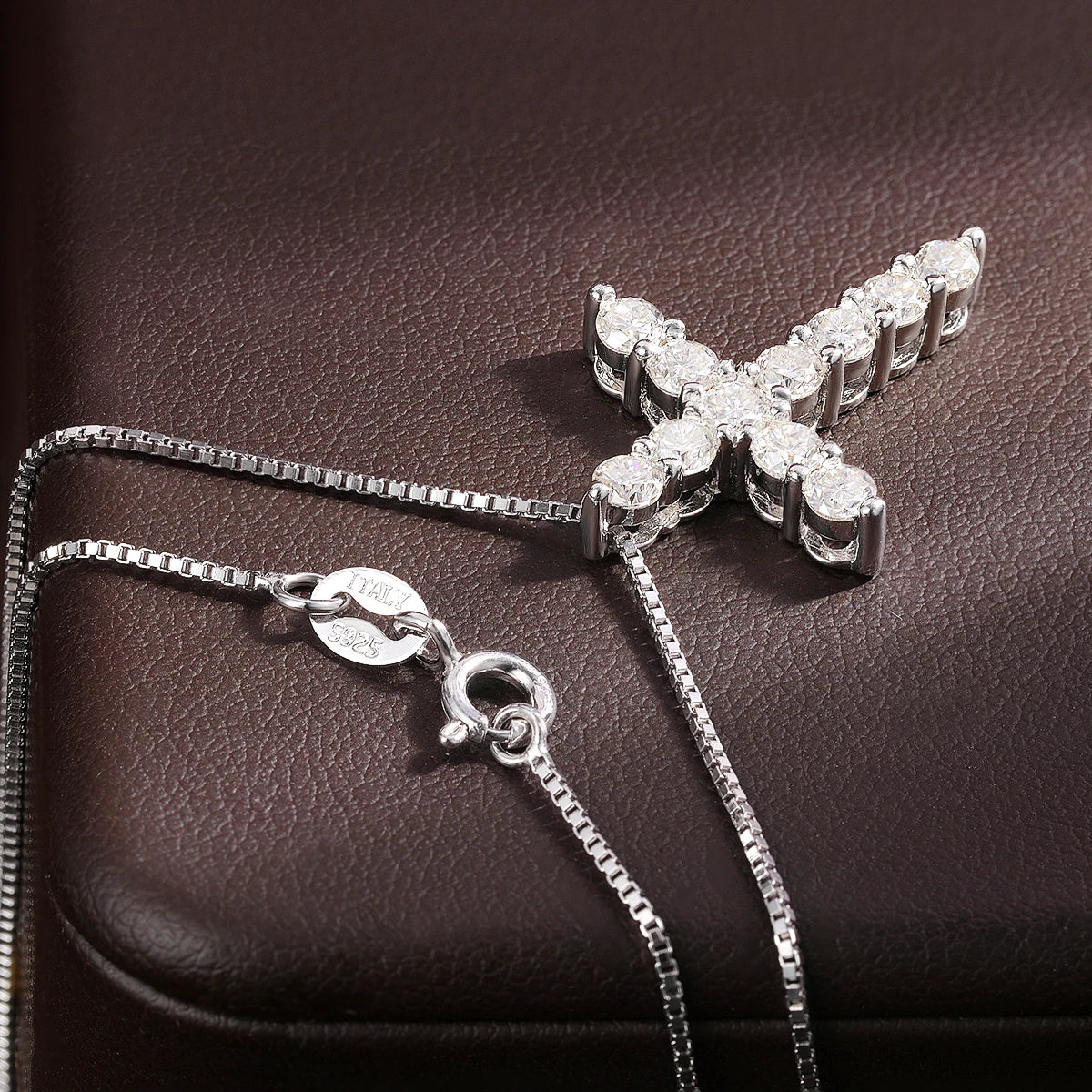 Moissanite Pendant Necklace – Classic 925 Sterling Silver with D Color Brilliance